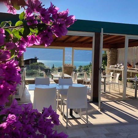 La Cascata Negli Ulivi Bed & Breakfast ตอสโกลาโน มาแดร์โน ภายนอก รูปภาพ