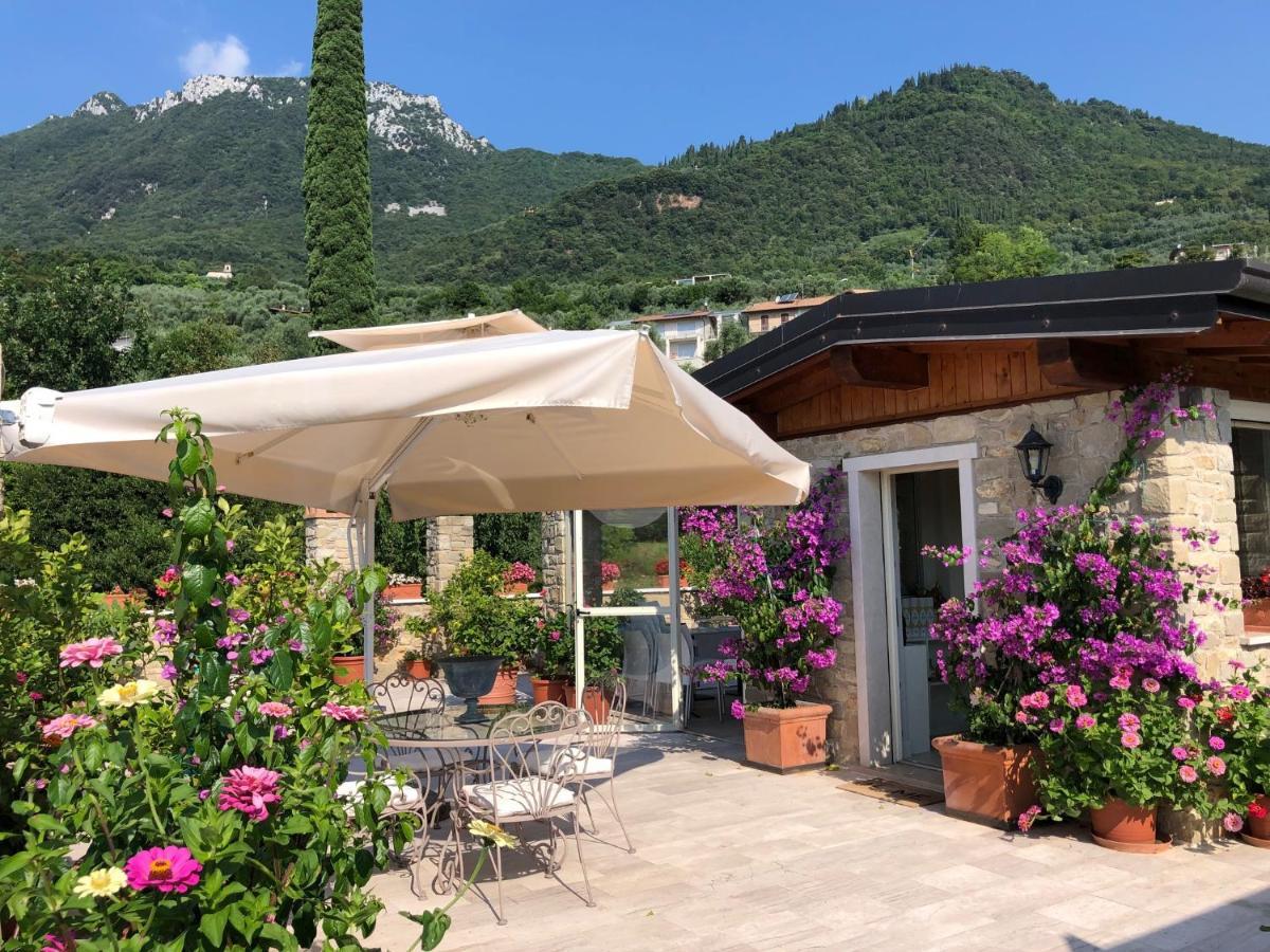 La Cascata Negli Ulivi Bed & Breakfast ตอสโกลาโน มาแดร์โน ภายนอก รูปภาพ