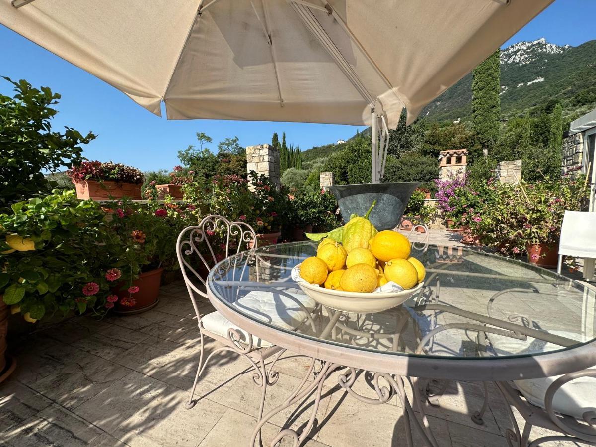 La Cascata Negli Ulivi Bed & Breakfast ตอสโกลาโน มาแดร์โน ภายนอก รูปภาพ