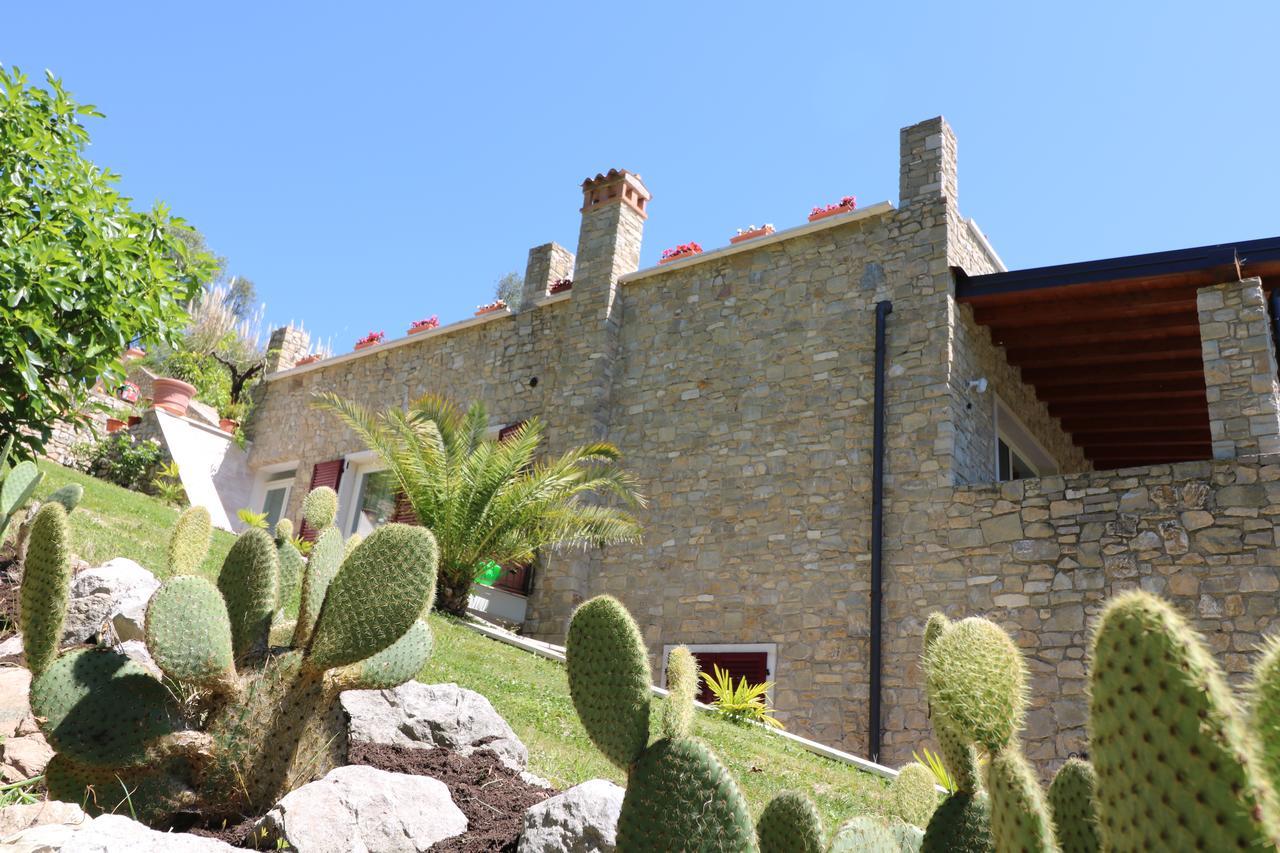 La Cascata Negli Ulivi Bed & Breakfast ตอสโกลาโน มาแดร์โน ภายนอก รูปภาพ