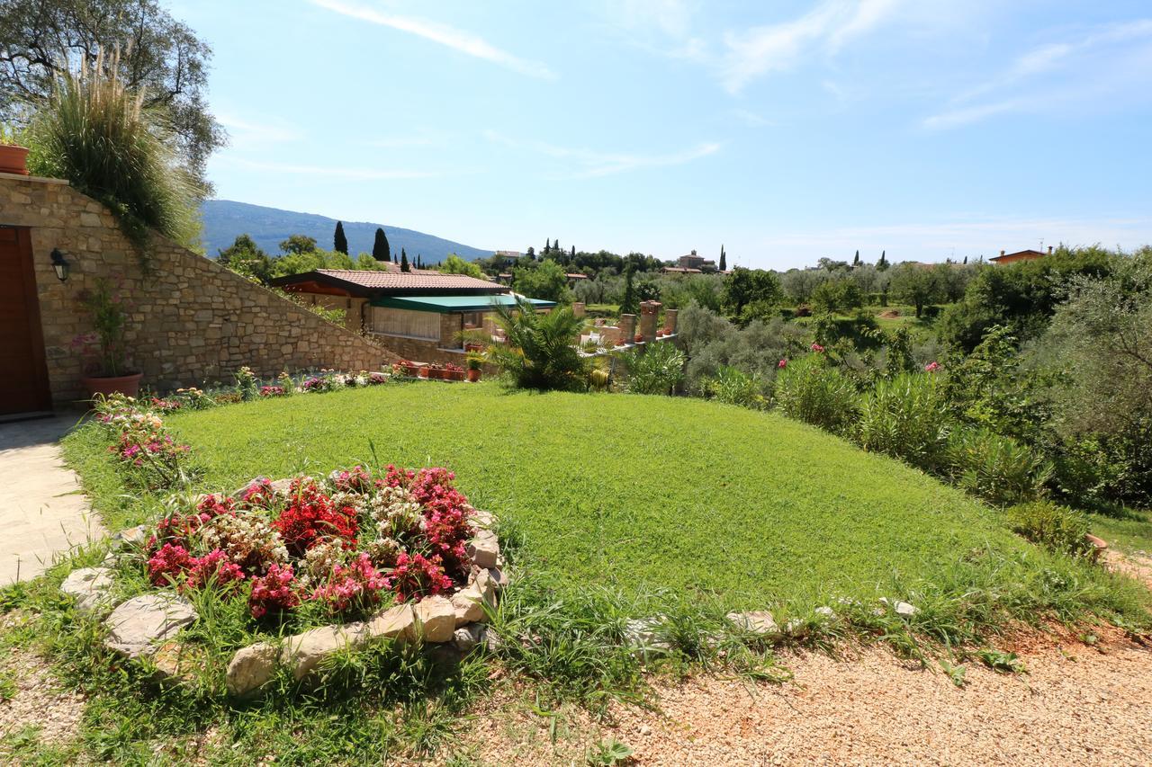La Cascata Negli Ulivi Bed & Breakfast ตอสโกลาโน มาแดร์โน ภายนอก รูปภาพ