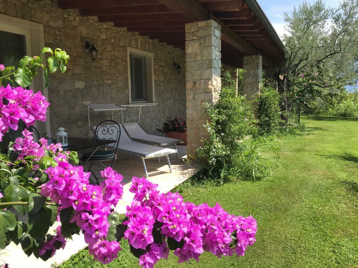 La Cascata Negli Ulivi Bed & Breakfast ตอสโกลาโน มาแดร์โน ภายนอก รูปภาพ